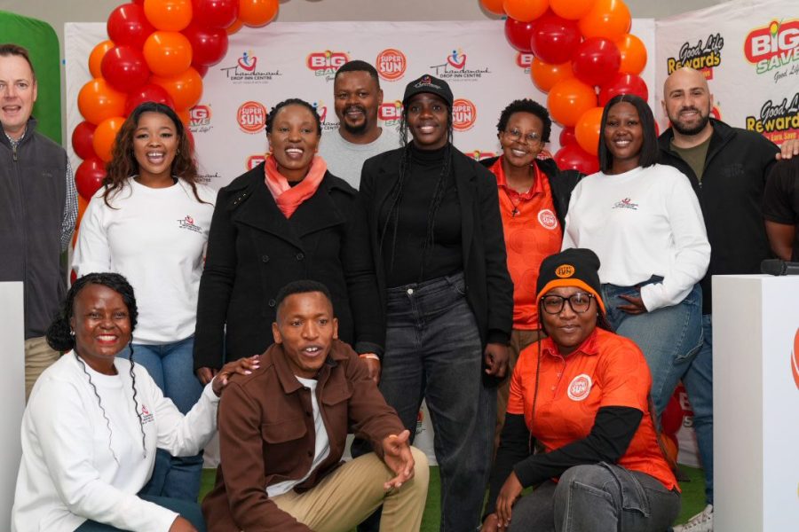 Cheque handover at Thandanani Drop-Inn Centre